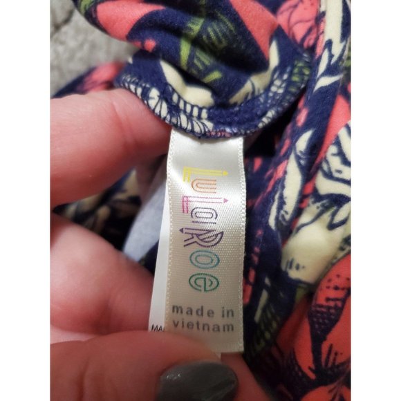 Lularoe One Size Roses and Pattern Leggings - Picture 4 of 4